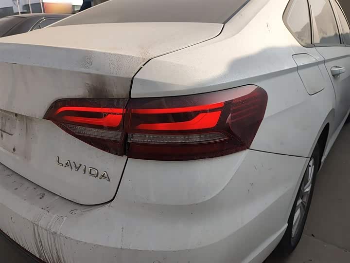 Фото 8 - Volkswagen Lavida