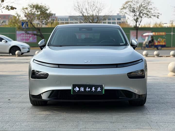 Фото 2 - XPeng P7