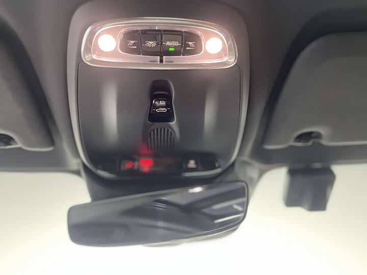 Фото 8 - Volvo S60