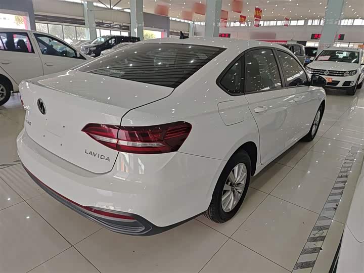 Фото 7 - Volkswagen Lavida