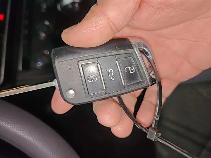 Фото 9 - Volkswagen Lavida