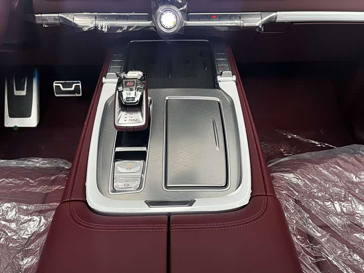 Фото 8 - Tank 700 Hybrid