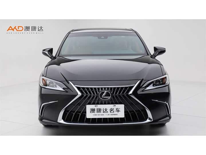 Фото 2 - Lexus ES