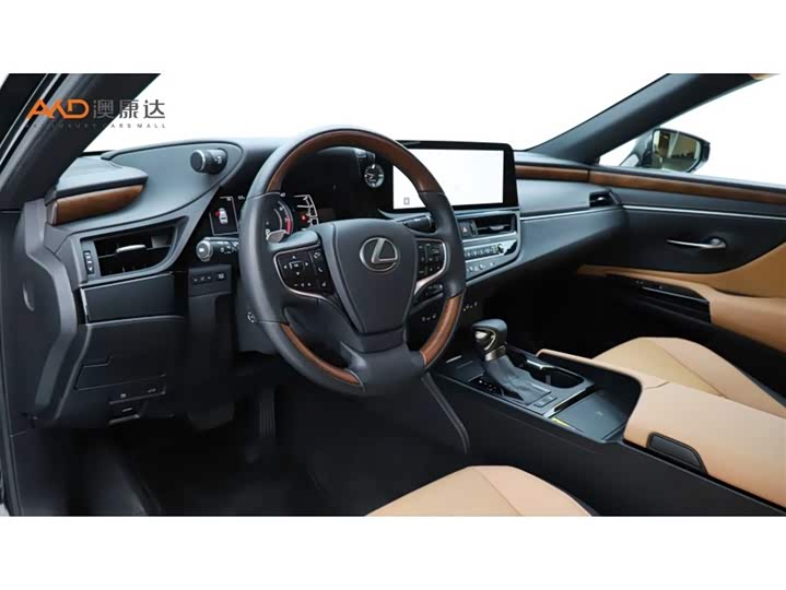 Фото 6 - Lexus ES