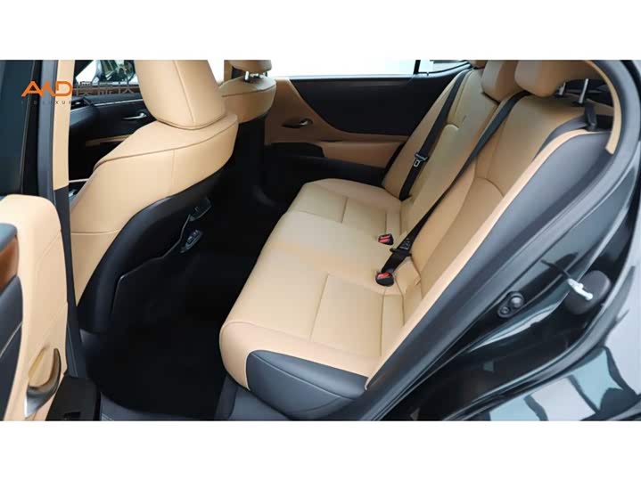 Фото 7 - Lexus ES