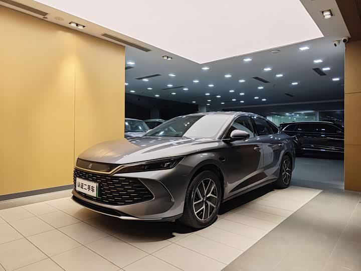 Фото 1 - BYD Qin L