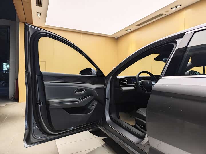 Фото 7 - BYD Qin L