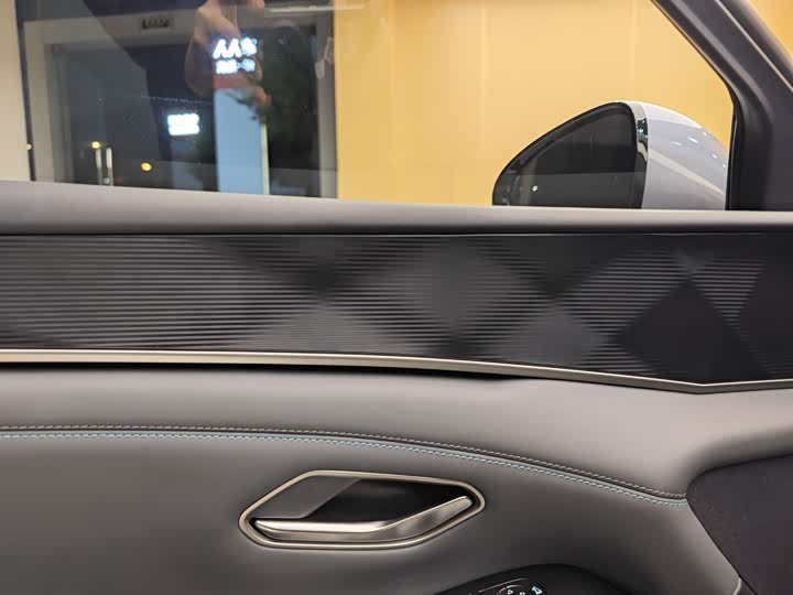 Фото 8 - BYD Qin L