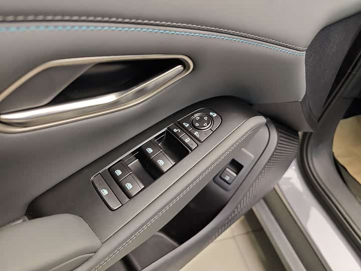 Фото 9 - BYD Qin L