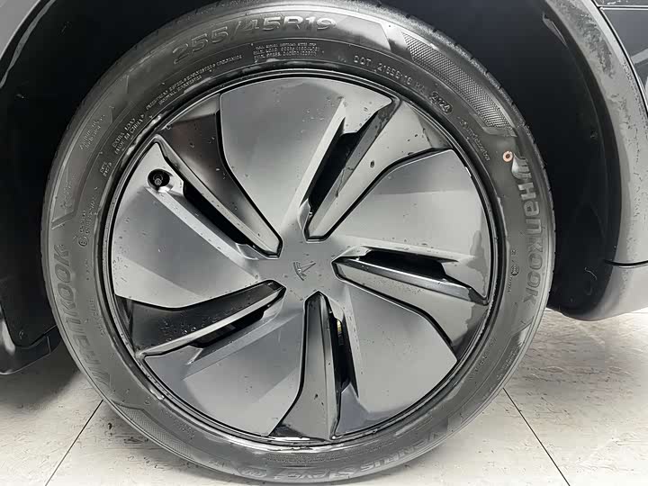 Фото 7 - Tesla Model Y