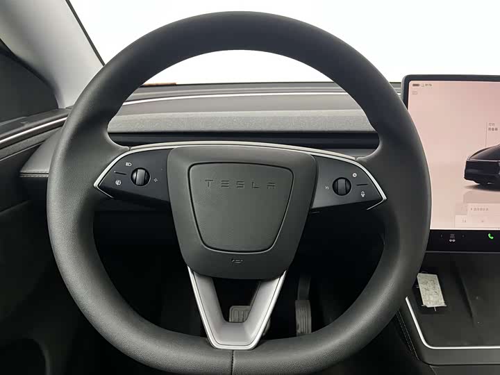 Фото 9 - Tesla Model Y