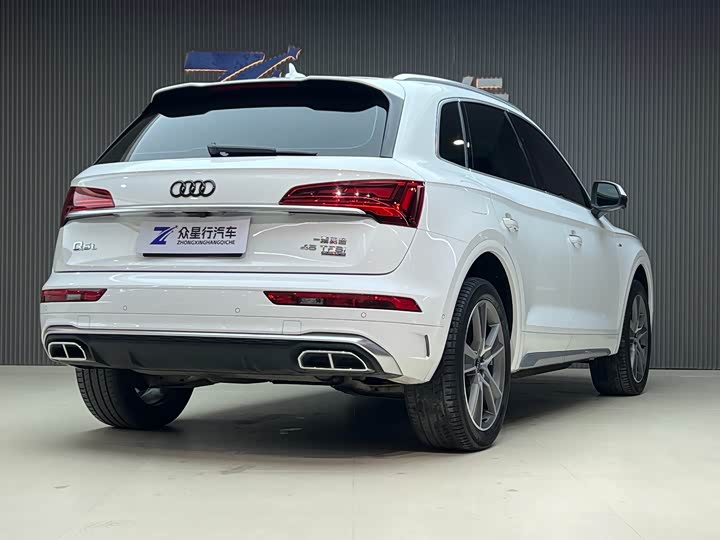 Фото 3 - Audi Q5L
