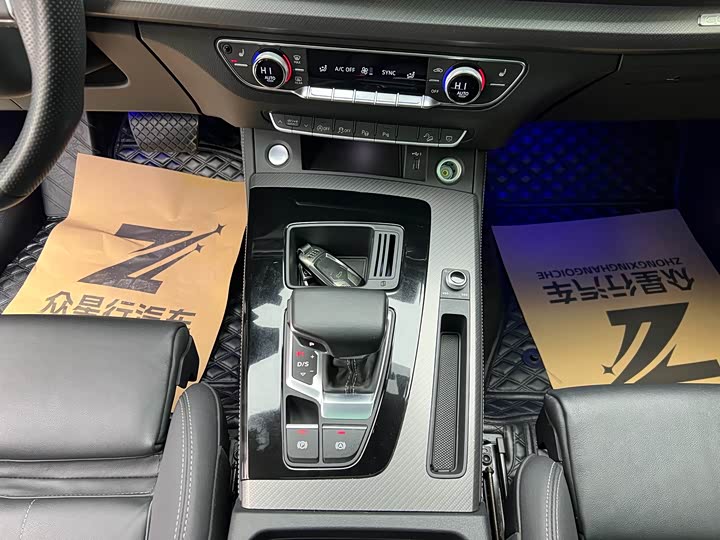 Фото 9 - Audi Q5L