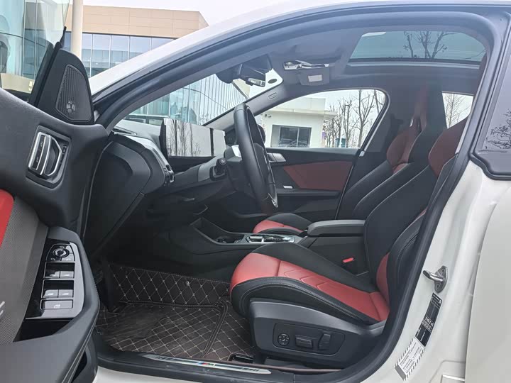 Фото 8 - BMW 2 Series