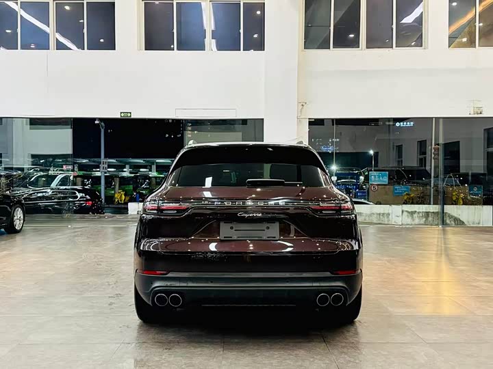 Фото 5 - Porsche Cayenne