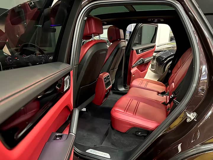 Фото 7 - Porsche Cayenne