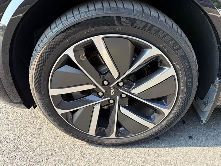 Фото 4 - LiXiang L9