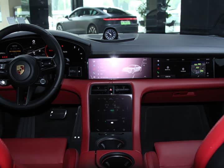 Фото 9 - Porsche Taycan