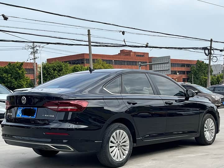 Фото 4 - Volkswagen Lavida