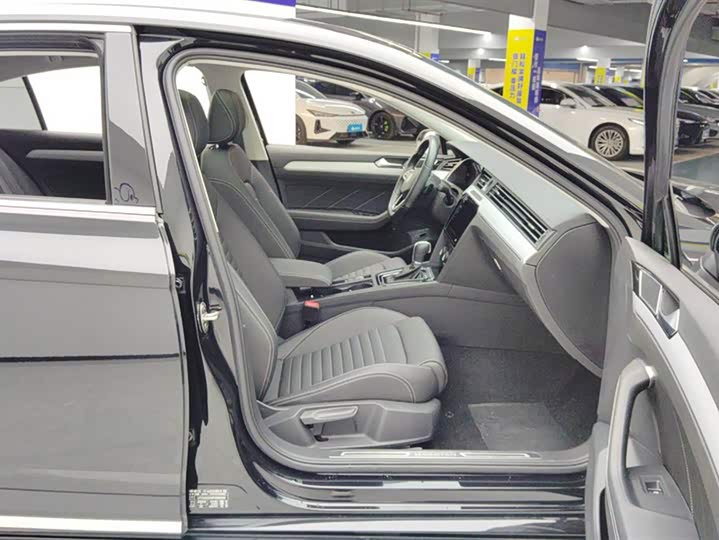 Фото 8 - Volkswagen Magotan