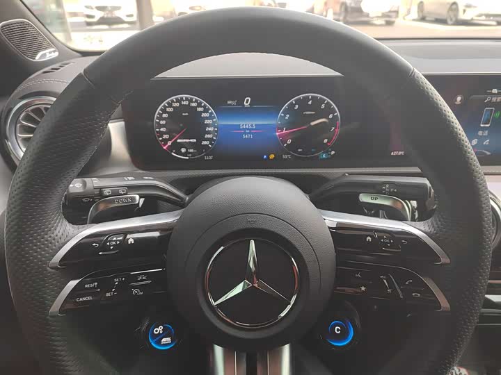Фото 9 - Mercedes-Benz A-Class AMG