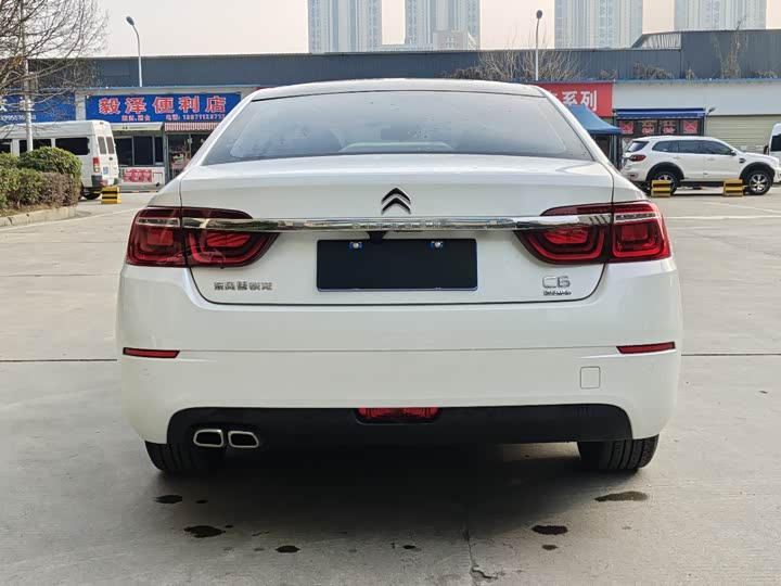 Фото 8 - Citroen C6