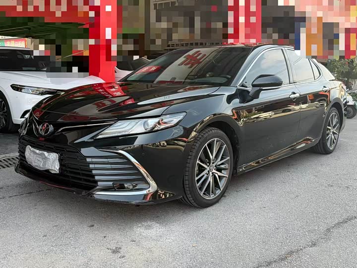 Фото 1 - Toyota Camry