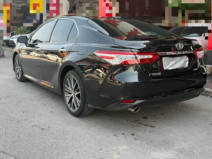 Фото 7 - Toyota Camry
