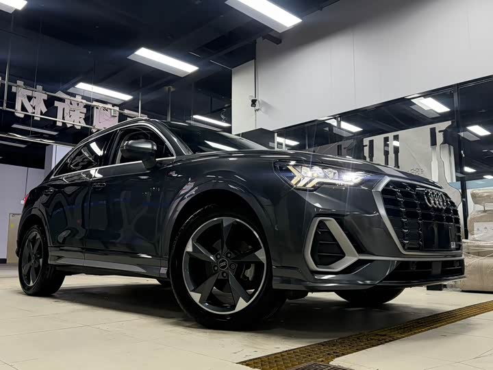 Фото 4 - Audi Q3