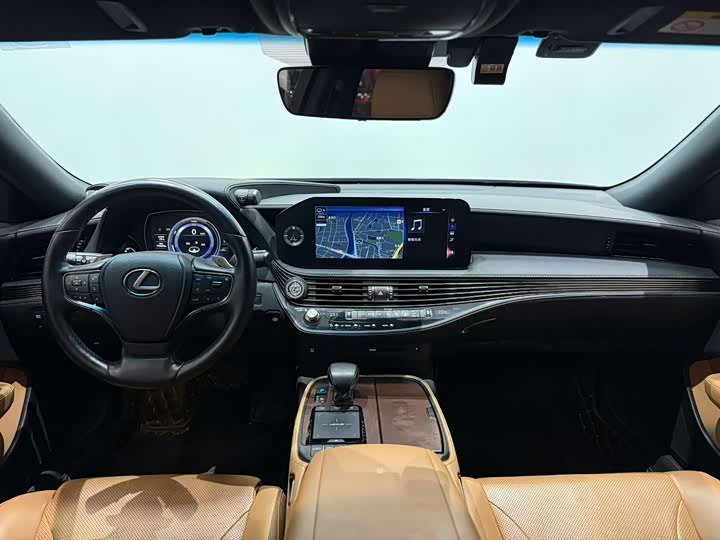 Фото 6 - Lexus LS