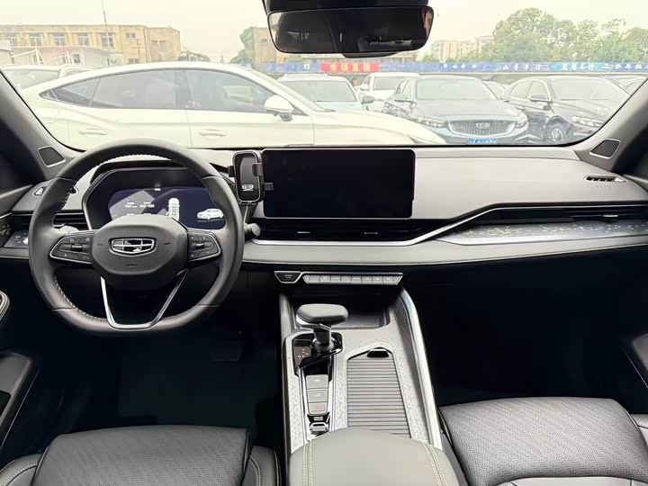 Photo 8 - Geely Preface