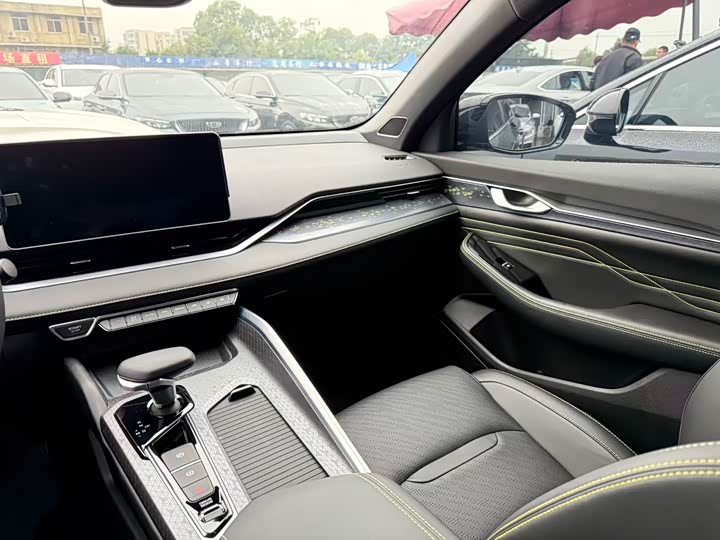 Photo 9 - Geely Preface