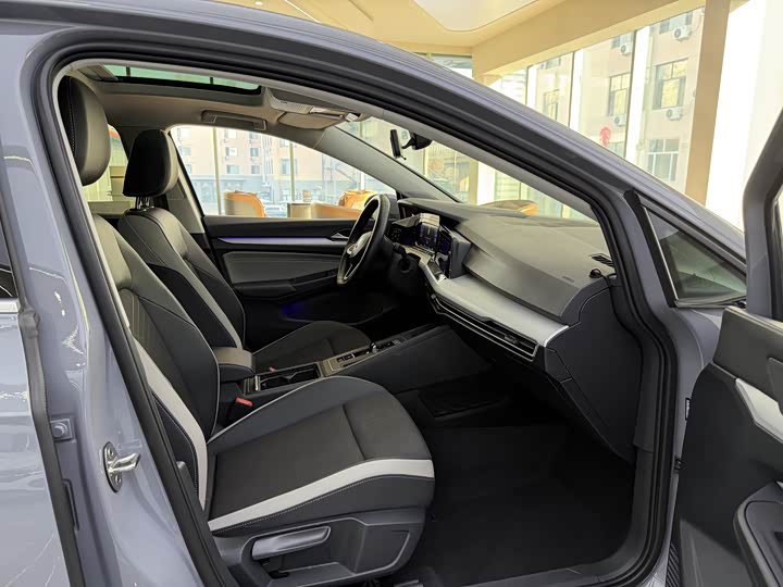 Фото 6 - Volkswagen Golf