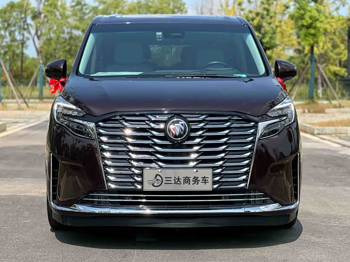 Фото 2 - Buick GL8 ES