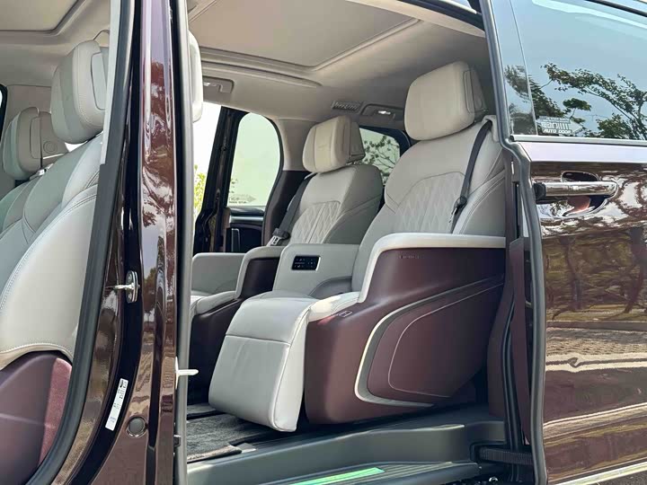 Фото 6 - Buick GL8 ES