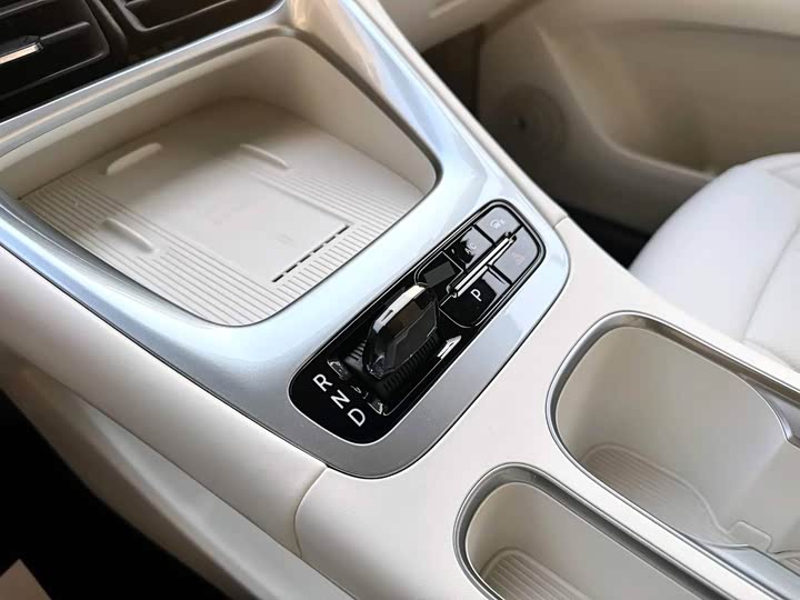 Фото 8 - Geely Galaxy Geome