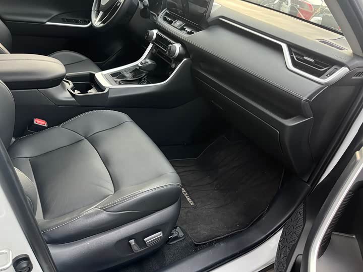 Фото 4 - Toyota Wildlander