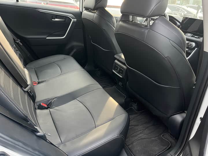 Фото 5 - Toyota Wildlander