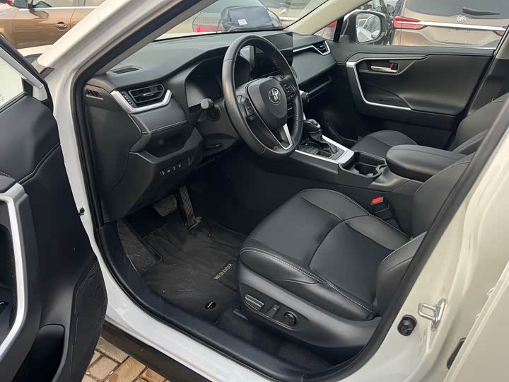 Фото 7 - Toyota Wildlander