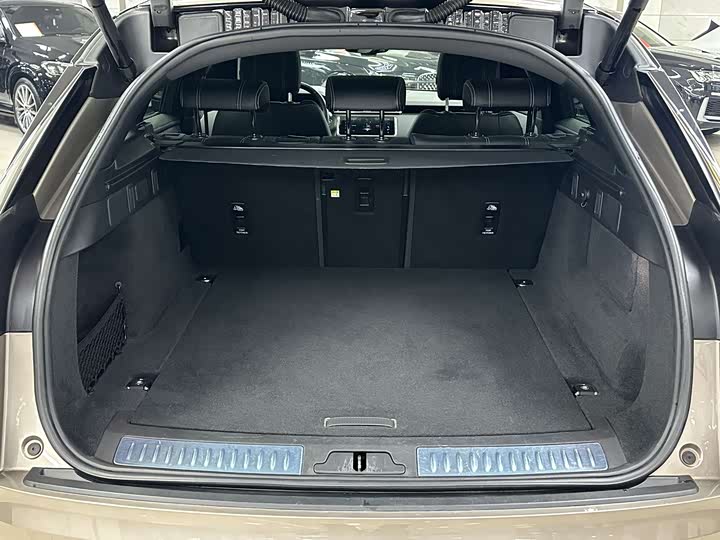 Фото 8 - Land Rover Range Rover Velar