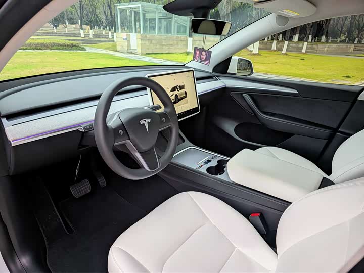 Фото 4 - Tesla Model Y