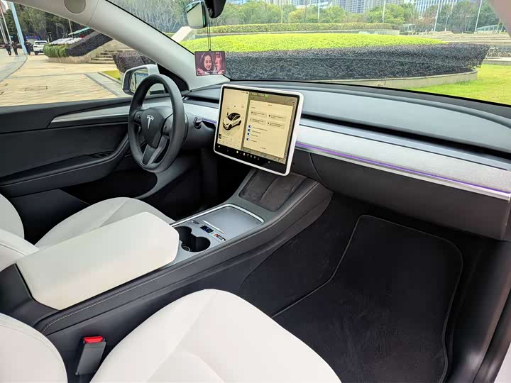 Фото 8 - Tesla Model Y