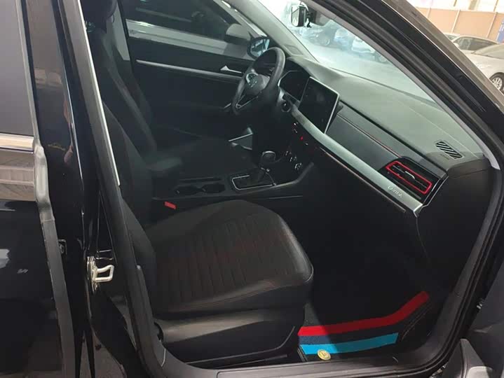 Фото 8 - Volkswagen Lavida