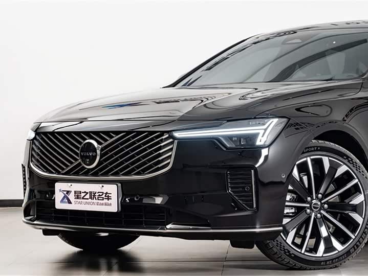 Фото 3 - Volvo S90