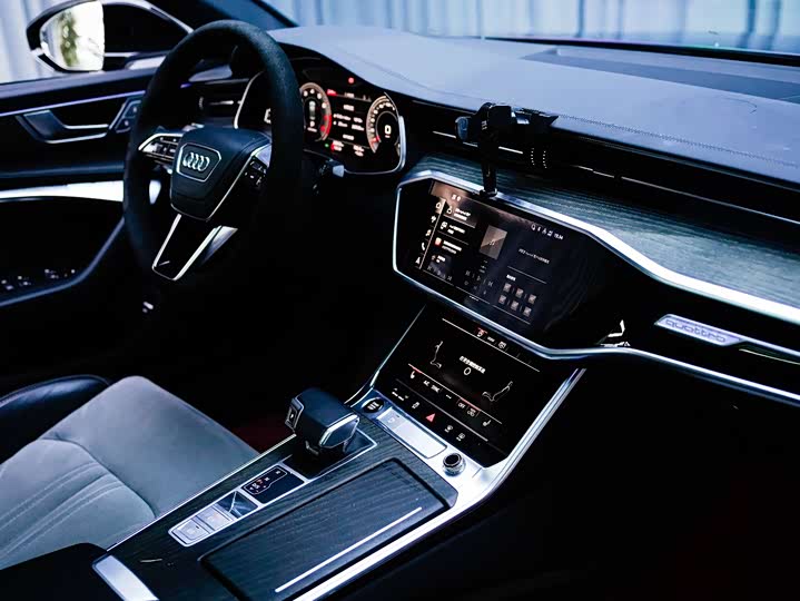 Фото 7 - Audi A6L