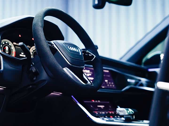 Фото 8 - Audi A6L