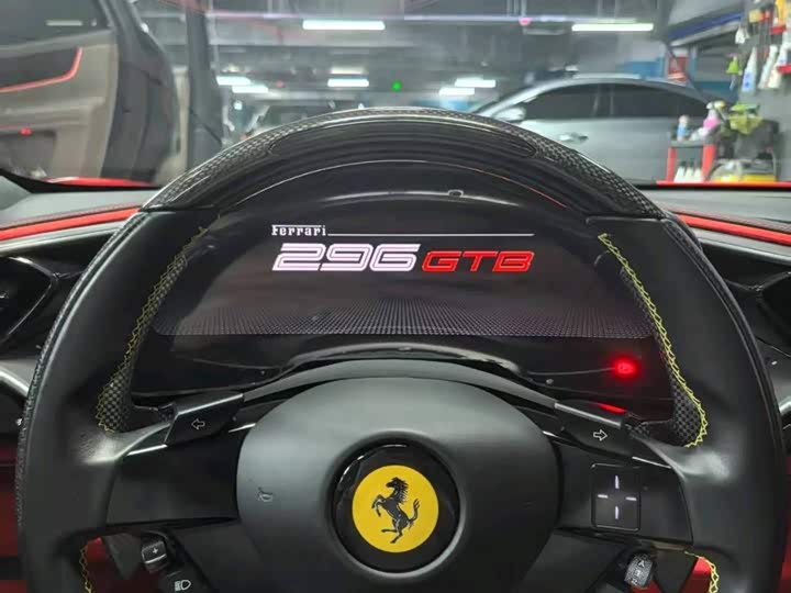 Photo 2 - Ferrari 296