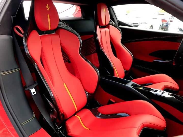 Photo 4 - Ferrari 296