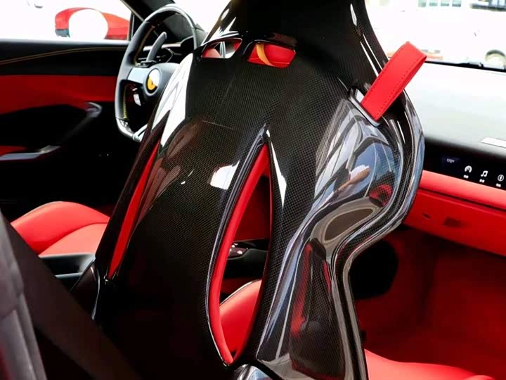 Photo 5 - Ferrari 296