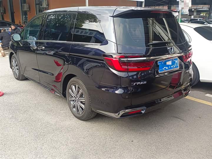 Фото 5 - Honda Odyssey